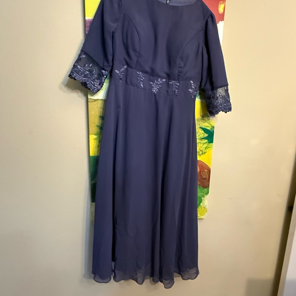 Chic Long Sleeve Dress with Lace in Deep Blue